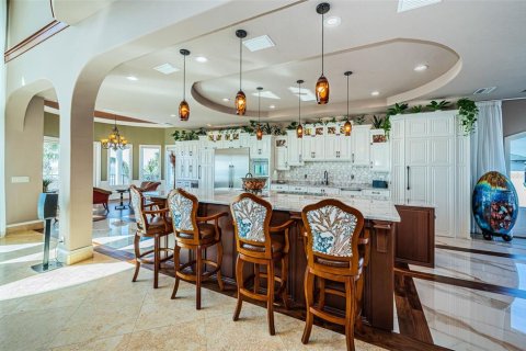 House in Redington Beach, Florida 5 bedrooms, 606.47 sq.m. № 1520667 - photo 24