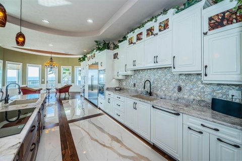 House in Redington Beach, Florida 5 bedrooms, 606.47 sq.m. № 1520667 - photo 26