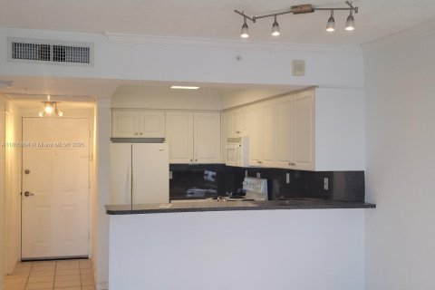 Condo in Hollywood, Florida  № 1959543 - photo 4