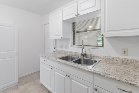House in Lakeland, Florida 2 bedrooms, 70.51 sq.m. № 1888546 - photo 7