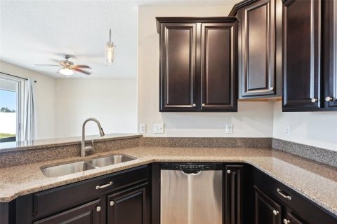 House in Ruskin, Florida 6 bedrooms, 251.21 sq.m. № 1603095 - photo 15
