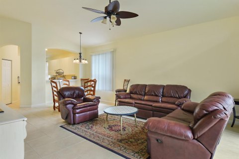Villa ou maison à vendre à Port St. Lucie, Floride: 3 chambres, 136.85 m2 № 2146950 - photo 6