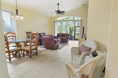 Villa ou maison à vendre à Port St. Lucie, Floride: 3 chambres, 136.85 m2 № 2146950 - photo 4