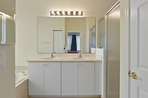 Villa ou maison à vendre à Port St. Lucie, Floride: 3 chambres, 136.85 m2 № 2146950 - photo 12