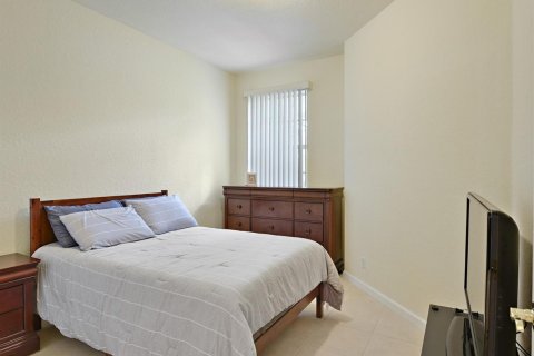 Villa ou maison à vendre à Port St. Lucie, Floride: 3 chambres, 136.85 m2 № 2146950 - photo 11
