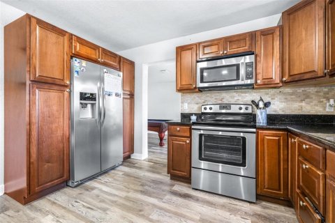 House in Tampa, Florida 3 bedrooms, 158.96 sq.m. № 2117057 - photo 22