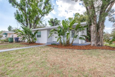 House in Tampa, Florida 3 bedrooms, 158.96 sq.m. № 2117057 - photo 9