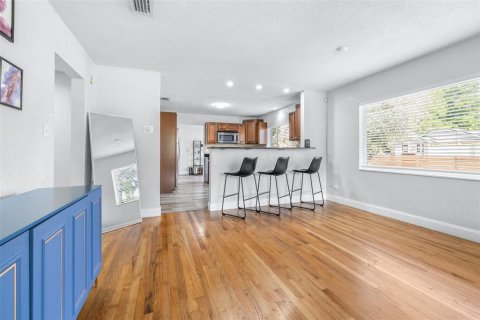 House in Tampa, Florida 3 bedrooms, 158.96 sq.m. № 2117057 - photo 19