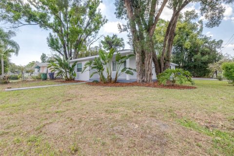 House in Tampa, Florida 3 bedrooms, 158.96 sq.m. № 2117057 - photo 7