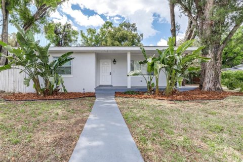 House in Tampa, Florida 3 bedrooms, 158.96 sq.m. № 2117057 - photo 6
