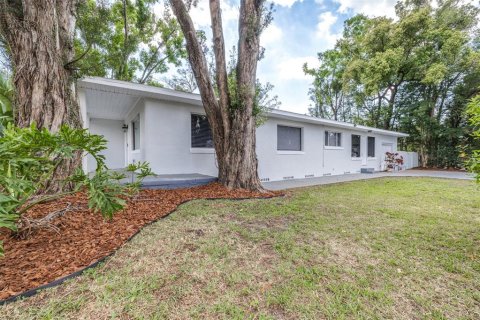 House in Tampa, Florida 3 bedrooms, 158.96 sq.m. № 2117057 - photo 11