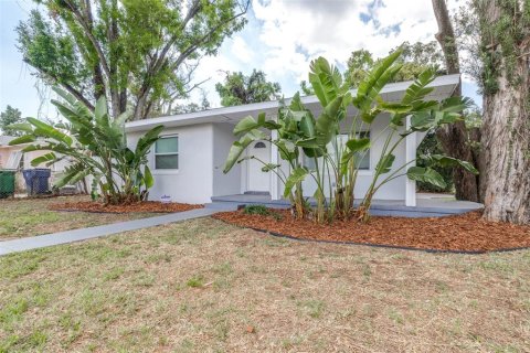 House in Tampa, Florida 3 bedrooms, 158.96 sq.m. № 2117057 - photo 8