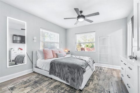 House in Tampa, Florida 3 bedrooms, 158.96 sq.m. № 2117057 - photo 29