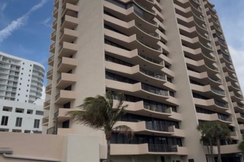 Condo in Riviera Beach, Florida, 3 bedrooms № 2272241