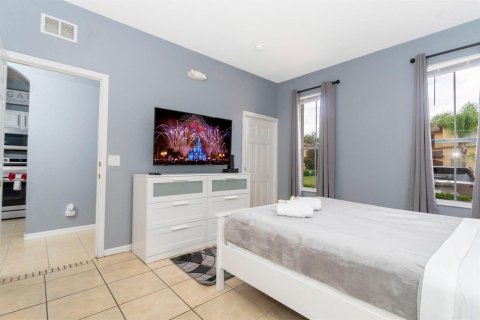 Townhouse in Davenport, Florida 4 bedrooms, 172.43 sq.m. № 2330501 - photo 25