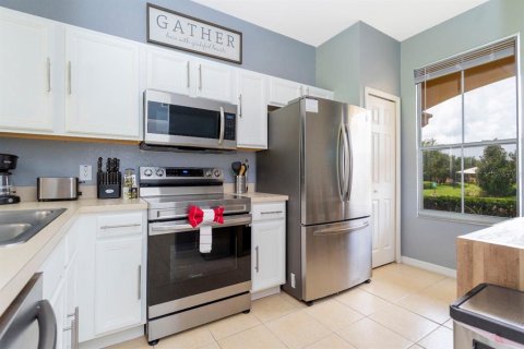 Townhouse in Davenport, Florida 4 bedrooms, 172.43 sq.m. № 2330501 - photo 20