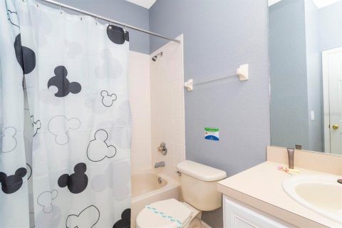 Townhouse in Davenport, Florida 4 bedrooms, 172.43 sq.m. № 2330501 - photo 24