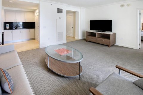 Condo in Fort Lauderdale, Florida, 1 bedroom № 2082118 - photo 4