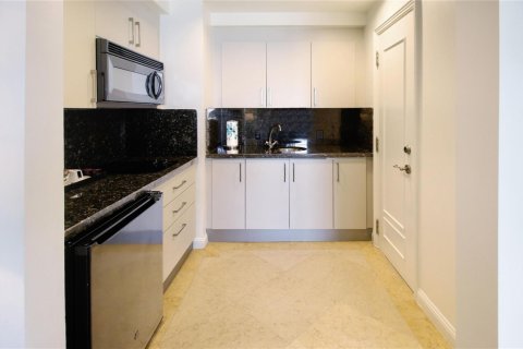 Condo in Fort Lauderdale, Florida, 1 bedroom № 2082118 - photo 6