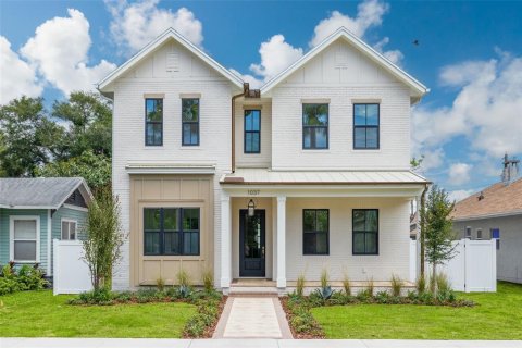 Villa ou maison à Saint Petersburg, Floride 5 chambres, 302.77 m2 № 2330340
