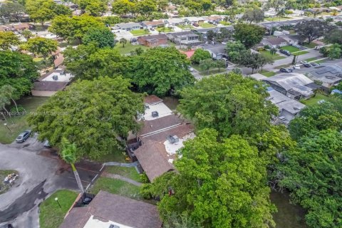 House in Hollywood, Florida 2 bedrooms, 89.19 sq.m. № 1897722 - photo 30