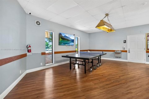 House in Hollywood, Florida 2 bedrooms, 89.19 sq.m. № 1897722 - photo 25