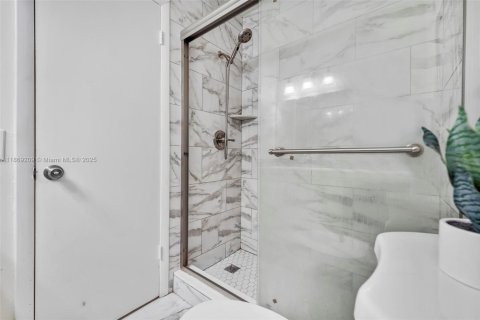 House in Hollywood, Florida 2 bedrooms, 89.19 sq.m. № 1897722 - photo 13