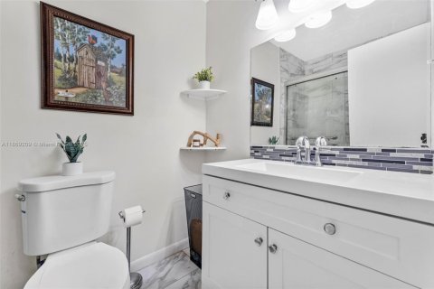 House in Hollywood, Florida 2 bedrooms, 89.19 sq.m. № 1897722 - photo 12