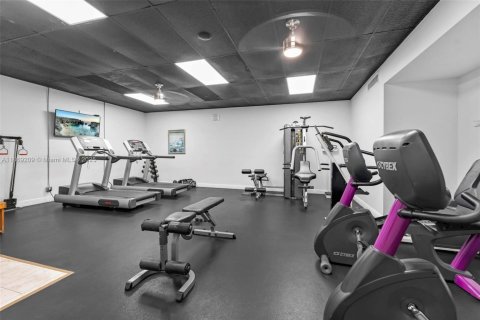 House in Hollywood, Florida 2 bedrooms, 89.19 sq.m. № 1897722 - photo 24