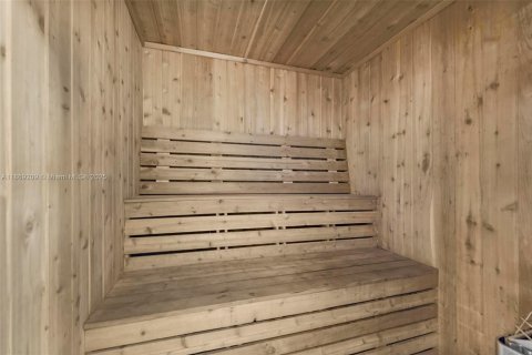 House in Hollywood, Florida 2 bedrooms, 89.19 sq.m. № 1897722 - photo 23