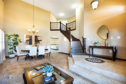 Casa en venta en Miami, Florida, 4 dormitorios, 242.1 m2 № 1891831 - foto 4