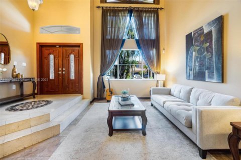 Casa en venta en Miami, Florida, 4 dormitorios, 242.1 m2 № 1891831 - foto 5