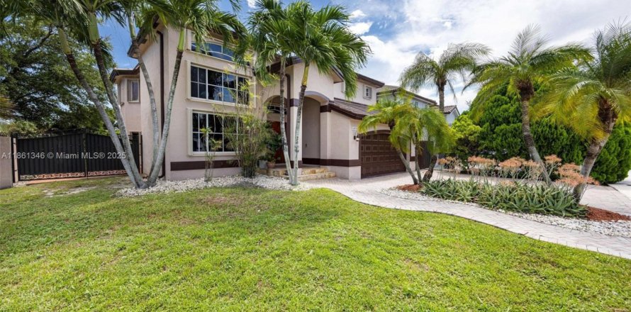 Casa en Miami, Florida 4 dormitorios, 242.1 m2 № 1891831