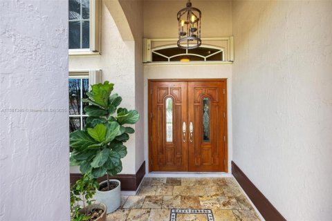 Casa en venta en Miami, Florida, 4 dormitorios, 242.1 m2 № 1891831 - foto 2