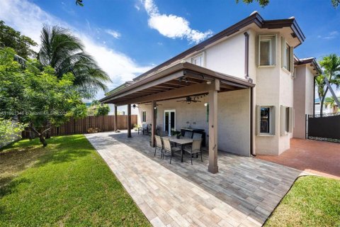 Casa en venta en Miami, Florida, 4 dormitorios, 242.1 m2 № 1891831 - foto 25