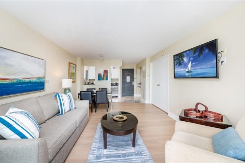 Condo in Fort Lauderdale, Florida, 1 bedroom  № 1924780 - photo 17