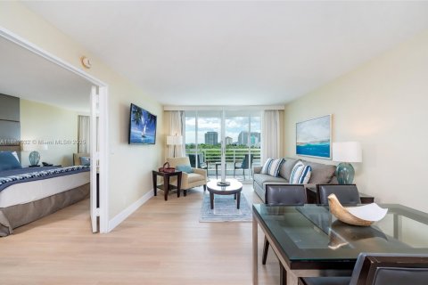 Condo in Fort Lauderdale, Florida, 1 bedroom  № 1924780 - photo 10