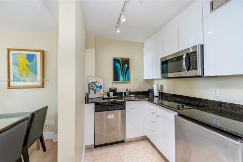 Condo in Fort Lauderdale, Florida, 1 bedroom  № 1924780 - photo 18
