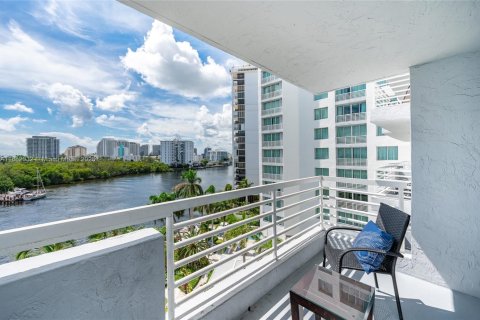 Condo in Fort Lauderdale, Florida, 1 bedroom  № 1924780 - photo 8