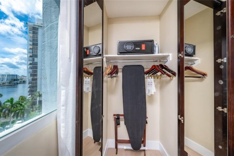 Condo in Fort Lauderdale, Florida, 1 bedroom  № 1924780 - photo 24