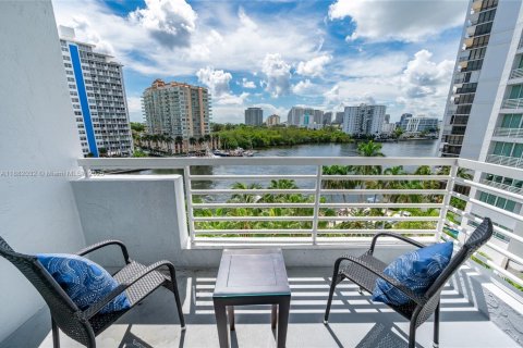 Condo in Fort Lauderdale, Florida, 1 bedroom  № 1924780 - photo 6