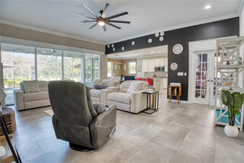House in Winter Garden, Florida 3 bedrooms, 211.63 sq.m. № 2123381 - photo 6