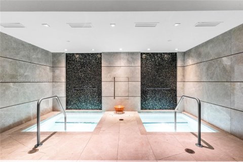 Снять в аренду кондоминиум в Майами, Флорида 1 спальня, 60.48м2, № 1892909 - фото 11