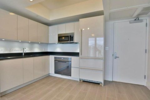 Снять в аренду кондоминиум в Майами, Флорида 1 спальня, 60.48м2, № 1892909 - фото 19