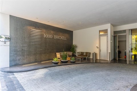 Снять в аренду кондоминиум в Майами, Флорида 1 спальня, 60.48м2, № 1892909 - фото 12