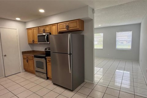 House in Kissimmee, Florida 2 bedrooms, 92.9 sq.m. № 2429353 - photo 12