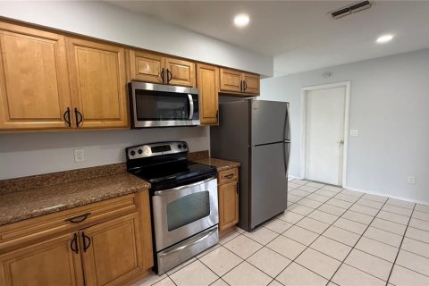 House in Kissimmee, Florida 2 bedrooms, 92.9 sq.m. № 2429353 - photo 10