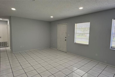 House in Kissimmee, Florida 2 bedrooms, 92.9 sq.m. № 2429353 - photo 14