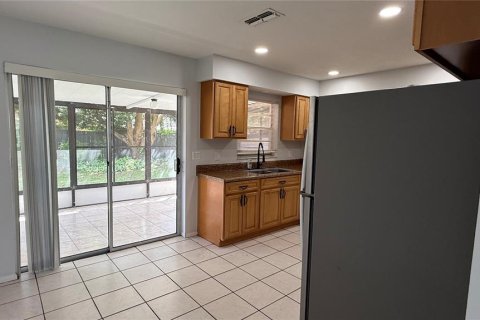 House in Kissimmee, Florida 2 bedrooms, 92.9 sq.m. № 2429353 - photo 5