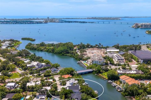 Villa ou maison à vendre à Sarasota, Floride: 4 chambres, 338.81 m2 № 2330419 - photo 11
